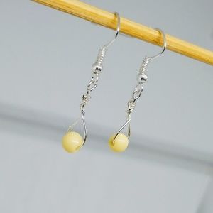 🎲B1G3 Free🎲Yellow Drop Bead Earrings